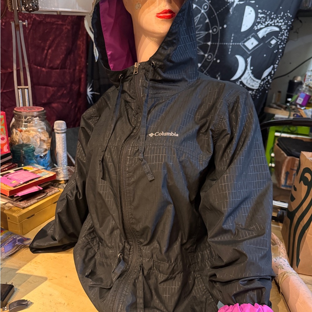 Columbia Women's Black Ski Jacket with Purple Lining